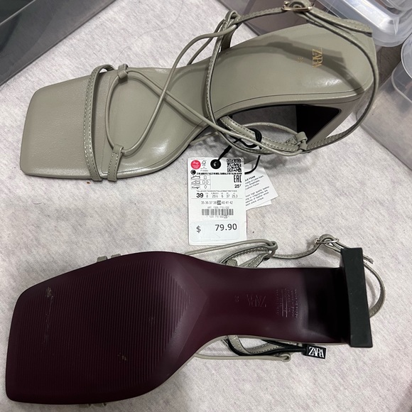 Zara sandals - Picture 2 of 3